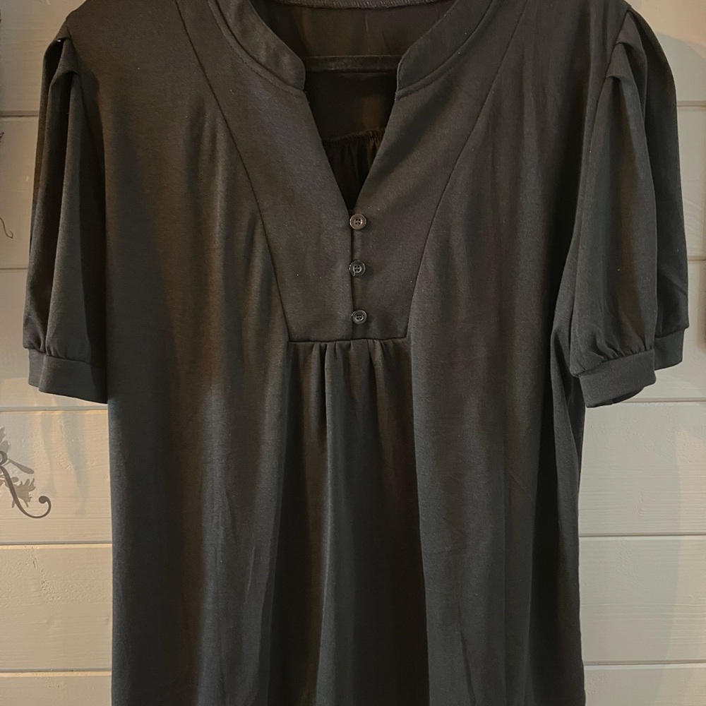 Comfy Black Women's Top NWOT
